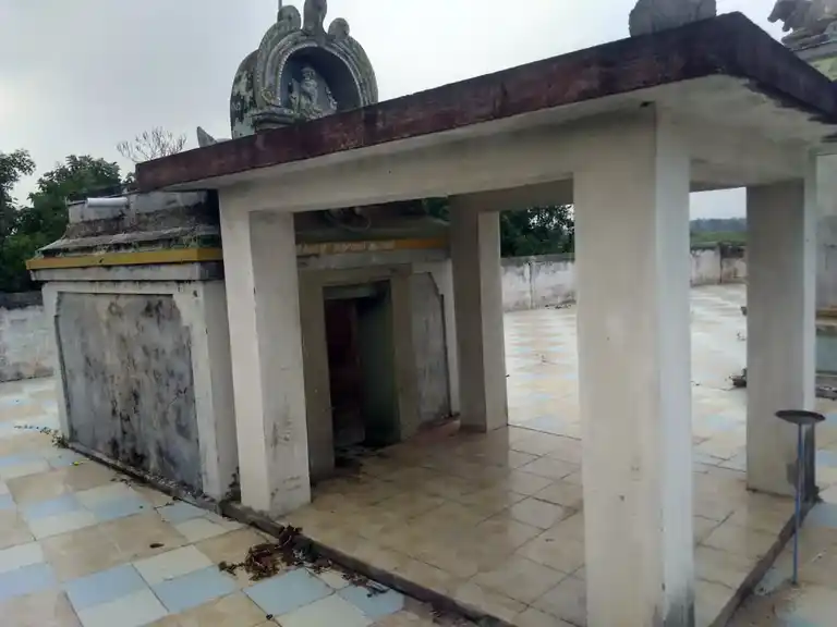 Arulmigu Vigneswarar Temple, Near Bus Stand, Kannambakkam - 601201 அருள்மிகு விக்னேஸ்வரர் திருக்கோயில், Near Bus Stand, கண்ணம்பாக்கம் - 601201, Tiruvallur - Ancient Temple Architecture and History Image 4