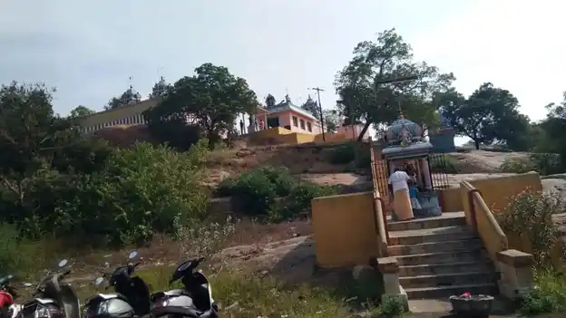 Arulmigu Vijayagiri Vadapalaniandaver Temple, Karatur, Pillikalpalayam - 637213 அருள்மிகு விஜயகிரி வடபழனியாண்டவர் திருக்கோயில், கரட்டூர், பிலிக்கல்பாளையம் - 637213, Namakkal - Ancient Temple Architecture and History Image 4