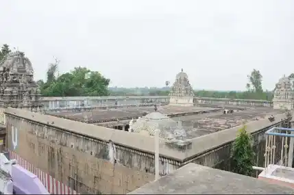 Arulmigu Vijayaragava Perumal Temple, Thiruputkuzhi - 631502 அருள்மிகு விஜயராகவப் பெருமாள் திருக்கோயில், திருப்புட்குழி - 631502, Kancheepuram - Ancient Temple Architecture and History Image 2