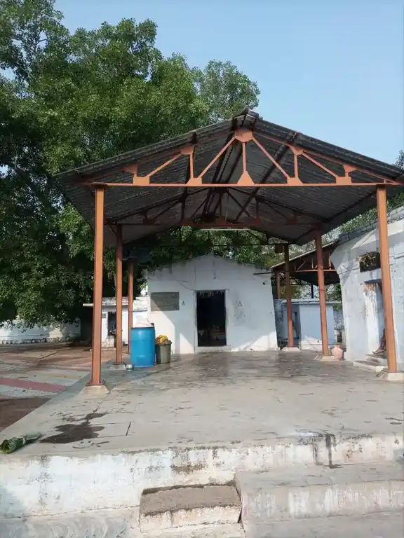 Arulmigu Vikkiramapanteeswarar Temple, Ayyankolankondan, Ayyankolankondan - 626142 அருள்மிகு விக்ரமபாண்டீஸ்வரர் திருக்கோயில், அயன்கொல்லங்கொண்டான், அயன்கொல்லங்கொண்டான் கிராமம் - 626142, Virudhunagar - Ancient Temple Architecture and History Image 2