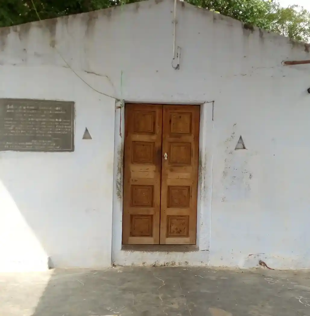 Arulmigu Vikkiramapanteeswarar Temple, Ayyankolankondan, Ayyankolankondan - 626142 அருள்மிகு விக்ரமபாண்டீஸ்வரர் திருக்கோயில், அயன்கொல்லங்கொண்டான், அயன்கொல்லங்கொண்டான் கிராமம் - 626142, Virudhunagar - Ancient Temple Architecture and History Image 6