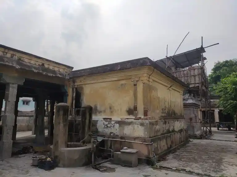 Arulmigu Vikramasozhiswarar Temple, Thipirajapuram - 612402