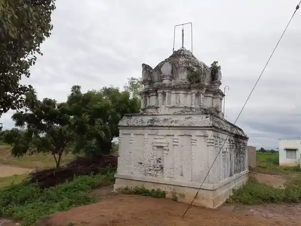 Arulmigu Villayuthamudaiya Ayyanar Temple, Keelayur - 630702 அருள்மிகு. வில்லாயுதமுடைய அய்யனார் திருக்கோயில், Keelayur - 630702, Sivagangai - Ancient Temple Architecture and History Image 2