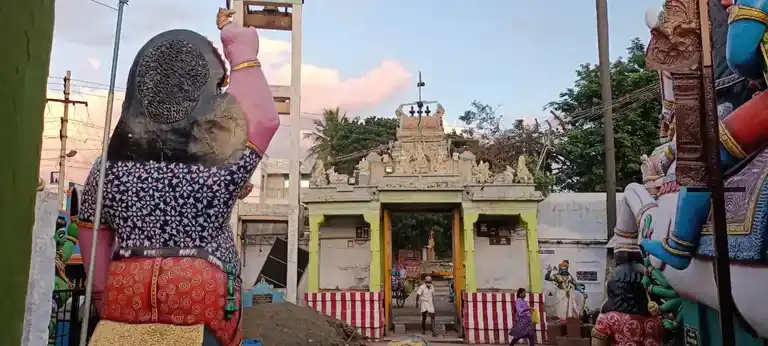 Arulmigu Villayuthamudaiya Ayyanar Temple, Kochadai, Madurai - 625016 அருள்மிகு வில்லாயுதமுடைய அய்யனார் திருக்கோயில், கோச்சடை, மதுரை - 625016, Madurai - Ancient Temple Architecture and History Image 4
