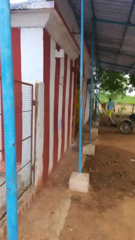 Arulmigu Villayuthamudaiyar Temple, Melakarunkulam, Melappalayam - 627005