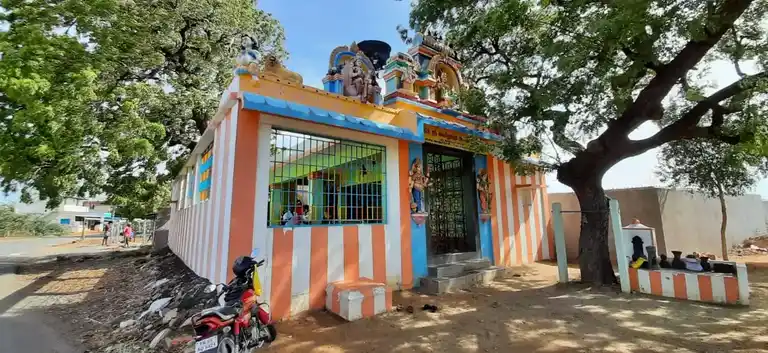 Arulmigu Vilukanthamman Temple, Chettikurichi - 628502 அருள்மிகு வெயிலுகந்தம்மன் திருக்கோயில், Chettikurichi - 628502, Thoothukudi - Ancient Temple Architecture and History Image 2