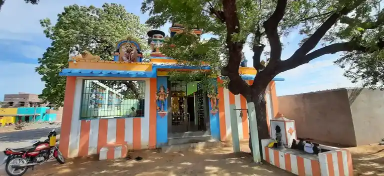 Arulmigu Vilukanthamman Temple, Chettikurichi - 628502 அருள்மிகு வெயிலுகந்தம்மன் திருக்கோயில், Chettikurichi - 628502, Thoothukudi - Ancient Temple Architecture and History Image 4