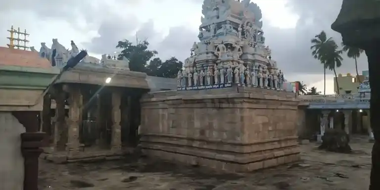 Arulmigu Vilwanatheeswarar Temple, Thiruvalam - 632515 அருள்மிகு வில்வநாதீஸ்வரர் திருக்கோயில், திருவுளம் - 632515, Vellore - Ancient Temple Architecture and History Image 3