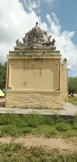 Arulmigu Vinaitheerttha Ayyanar Temple, Perunchunai - 622002 அருள்மிகு வினைதீர்த்த அய்யனார் திருக்கோயில், Perunchunai - 622002, Pudukkottai - Ancient Temple Architecture and History Image 4