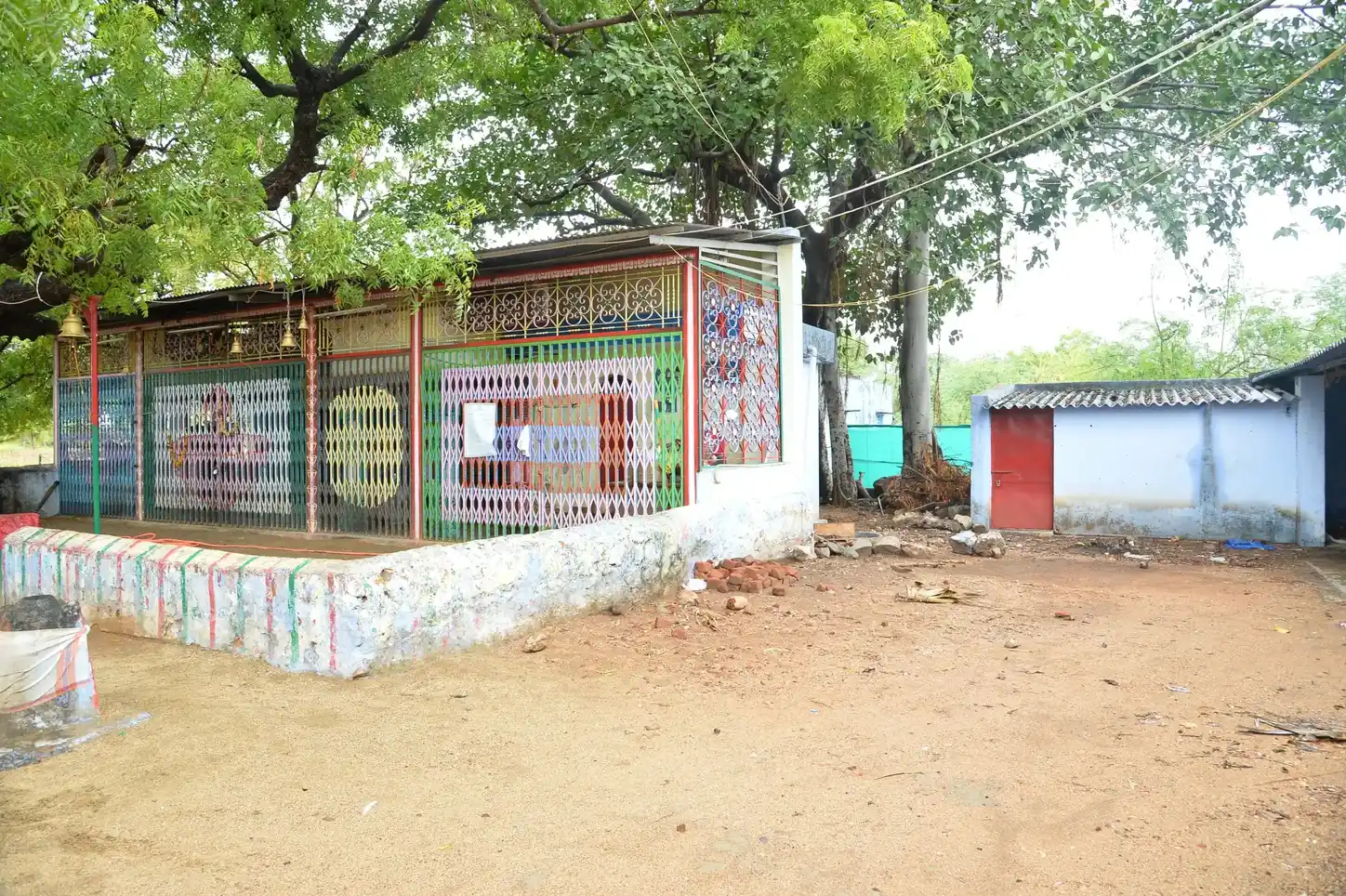 Arulmigu Vinayagar And Kombumadasamy Temple, Venkalapottal - 627201