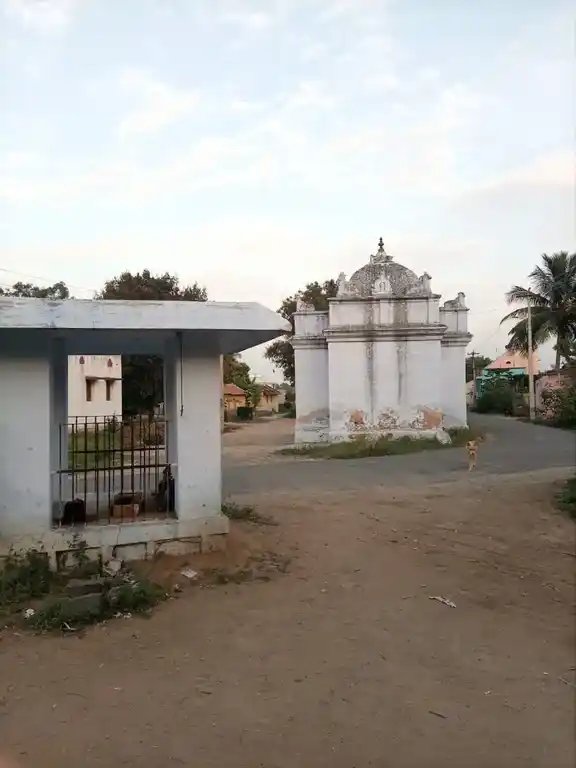 Arulmigu Vinayagar And Omkaliamman Temple, Kurukkapuram - 637401 அருள்மிகு விநாயகர் மற்றும் ஒங்காளியம்மன் திருக்கோயில், Kurukkapuram - 637401, Namakkal - Ancient Temple Architecture and History Image 2