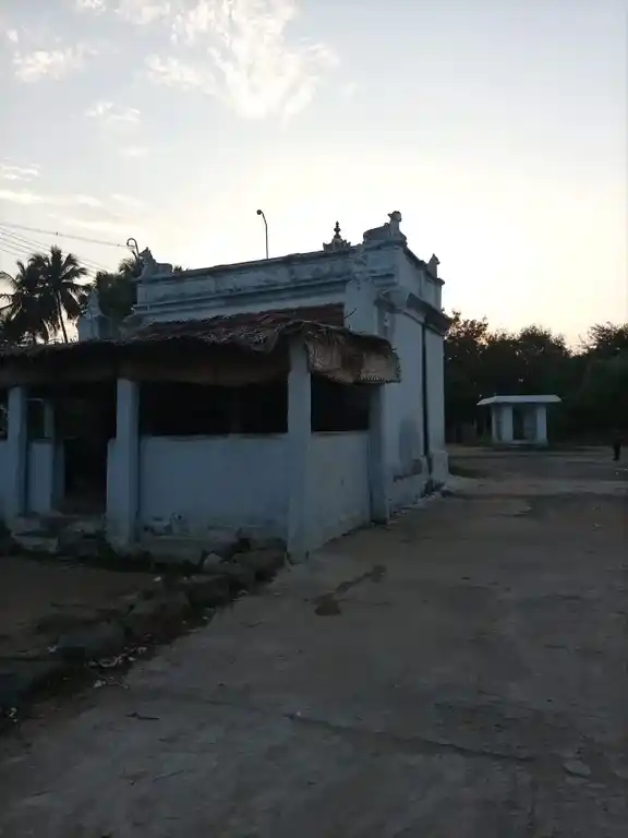 Arulmigu Vinayagar And Omkaliamman Temple, Kurukkapuram - 637401 அருள்மிகு விநாயகர் மற்றும் ஒங்காளியம்மன் திருக்கோயில், Kurukkapuram - 637401, Namakkal - Ancient Temple Architecture and History Image 3