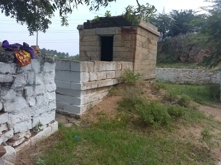 Arulmigu Vinayagar ,Chellandiamman And Kariyakaliamman Temple, Rajampatti - 624617 அருள்மிகு விநாயகர்,செல்லாண்டியம்மன் மற்றும் கரியகாளியம்மன் திருக்கோயில், Rajampatti - 624617, Dindigul - Ancient Temple Architecture and History Image 2