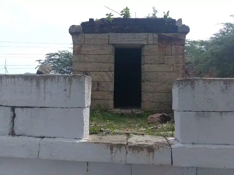 Arulmigu Vinayagar ,Chellandiamman And Kariyakaliamman Temple, Rajampatti - 624617 அருள்மிகு விநாயகர்,செல்லாண்டியம்மன் மற்றும் கரியகாளியம்மன் திருக்கோயில், Rajampatti - 624617, Dindigul - Ancient Temple Architecture and History Image 4