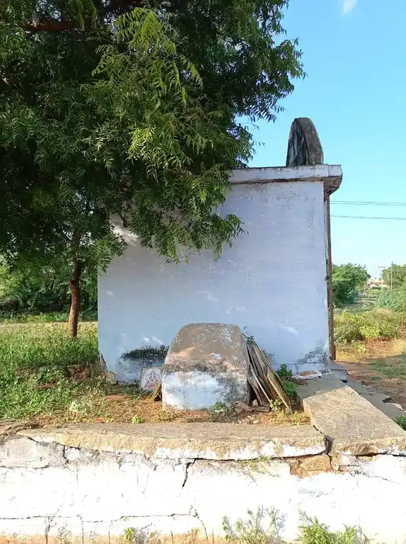 Arulmigu Vinayagar Chellandiamman Temple, Kariyampatti - 624616 அருள்மிகு விநாயகர் செல்லாண்டியம்மன் திருக்கோயில், Kariyampatti - 624616, Dindigul - Ancient Temple Architecture and History Image 4