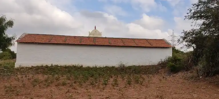 Arulmigu Vinayagar Chennainimalai Andavar Temple, Kathapullapatti - 638703 அருள்மிகு விநாயகர் சென்னிமலையாண்டவர் திருக்கோயில், காதப்புள்ளபட்டி - 638703, Tiruppur - Ancient Temple Architecture and History Image 4