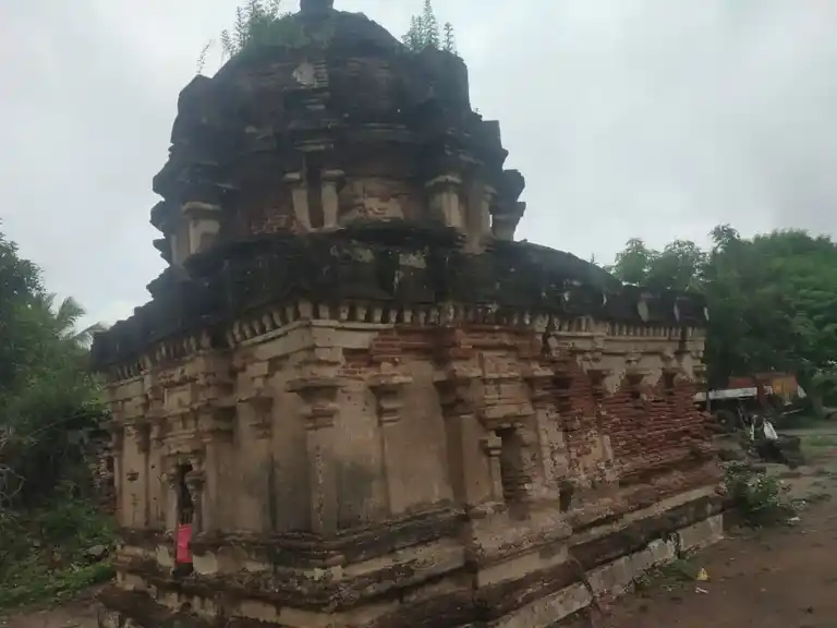 Arulmigu Vinayagar Easwarar Temple, Udumbium - 621708