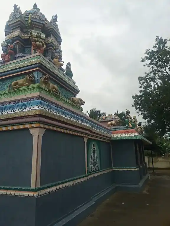 Arulmigu Vinayagar, Iyyanar, Pidari Vaigaiyara Temple, Melapalaiyur - 606110 அருள்மிகு விநாயகர், மாரியம்மன் திருக்கோயில், மேலப்பாளையூர் - 606110, Cuddalore - Ancient Temple Architecture and History Image 4