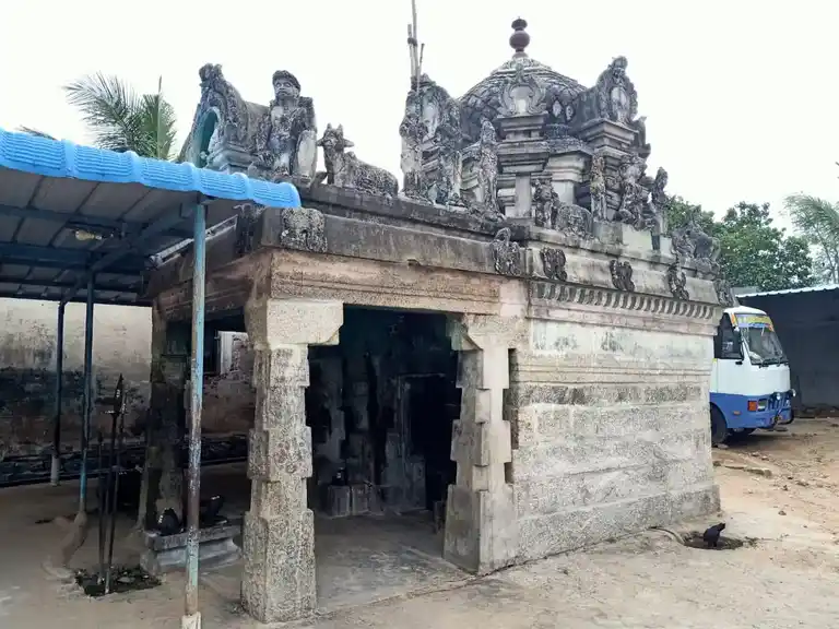 Arulmigu Vinayagar Iyyanar Temple, Aayandhur - 605755
