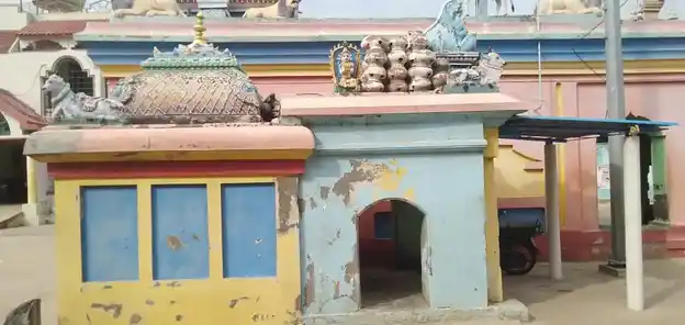 Arulmigu Vinayagar Kambaperumal Periyasamy Temple, Nagiyampatti - 636113 அருள்மிகு விநாயகர் கம்பபெருமாள் மற்றும் பெரியசாமி திருக்கோயில், Nagiyampatti - 636113, Salem - Ancient Temple Architecture and History Image 5