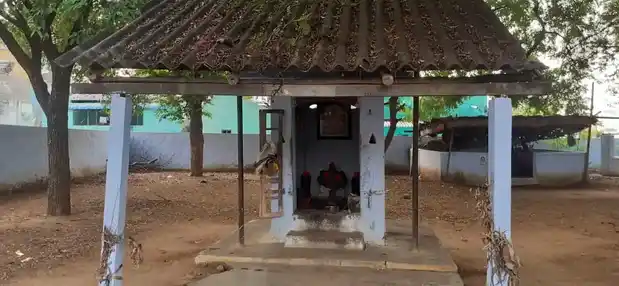 Arulmigu Vinayagar Karuppannaswamy Temple, Nanjaipukalur, Nanjaipukalur - 639113 அருள்மிகு விநாயகர், கருப்பண்ணசுவாமி திருக்கோயில், நன்செய் புகலூர், நன்செய் புகலூர் - 639113, Karur - Ancient Temple Architecture and History Image 4