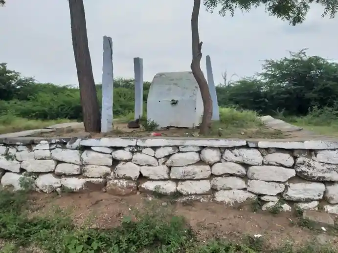 Arulmigu Vinayagar Mariyamman Temple, Muthurangampatty - 621301 அருள்மிகு விநாயகர், மாரியம்மன் திருக்கோயில், Muthurangampatty - 621301, Karur - Ancient Temple Architecture and History Image 2