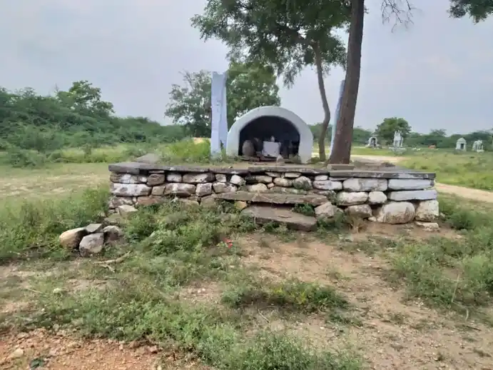 Arulmigu Vinayagar Mariyamman Temple, Muthurangampatty - 621301 அருள்மிகு விநாயகர், மாரியம்மன் திருக்கோயில், Muthurangampatty - 621301, Karur - Ancient Temple Architecture and History Image 4