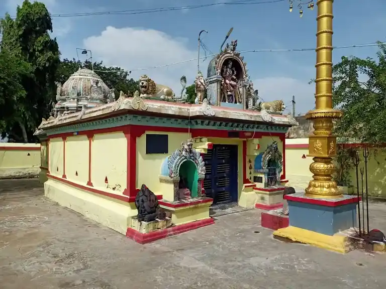 Arulmigu Vinayagar Mariyamman Temple, V.Putthur, V.Putthur - 605752 அருள்மிகு மாரியம்மன் திருக்கோயில், V.Putthur, V.Putthur - 605752, Viluppuram - Ancient Temple Architecture and History Image 2