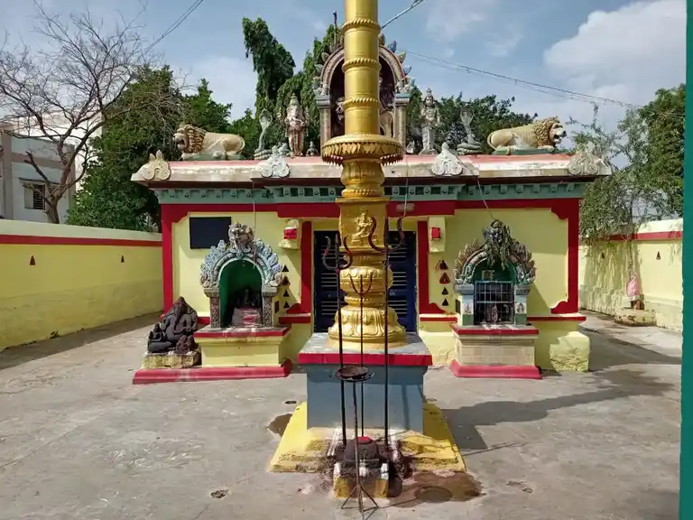 Arulmigu Vinayagar Mariyamman Temple, V.Putthur, V.Putthur - 605752 அருள்மிகு மாரியம்மன் திருக்கோயில், V.Putthur, V.Putthur - 605752, Viluppuram - Ancient Temple Architecture and History Image 4