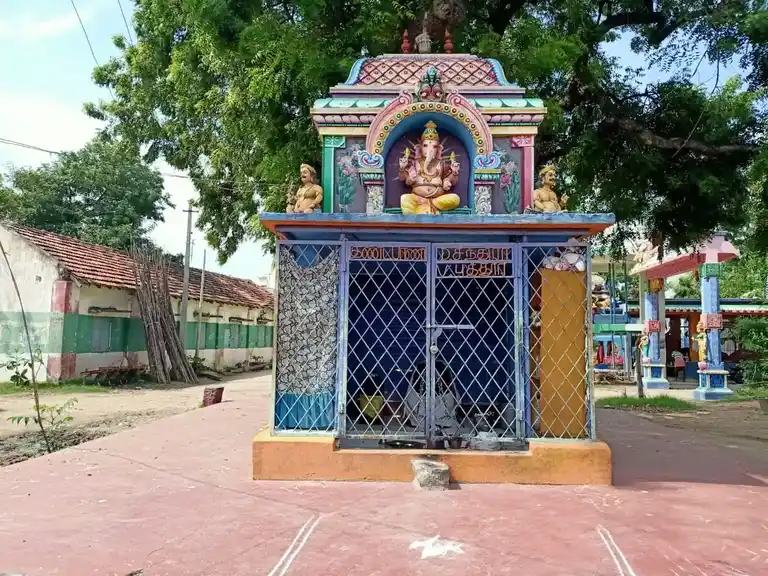 Arulmigu Vinayagar Mariyamman Temple, V.Putthur, V.Putthur - 605752 அருள்மிகு மாரியம்மன் திருக்கோயில், V.Putthur, V.Putthur - 605752, Viluppuram - Ancient Temple Architecture and History Image 6