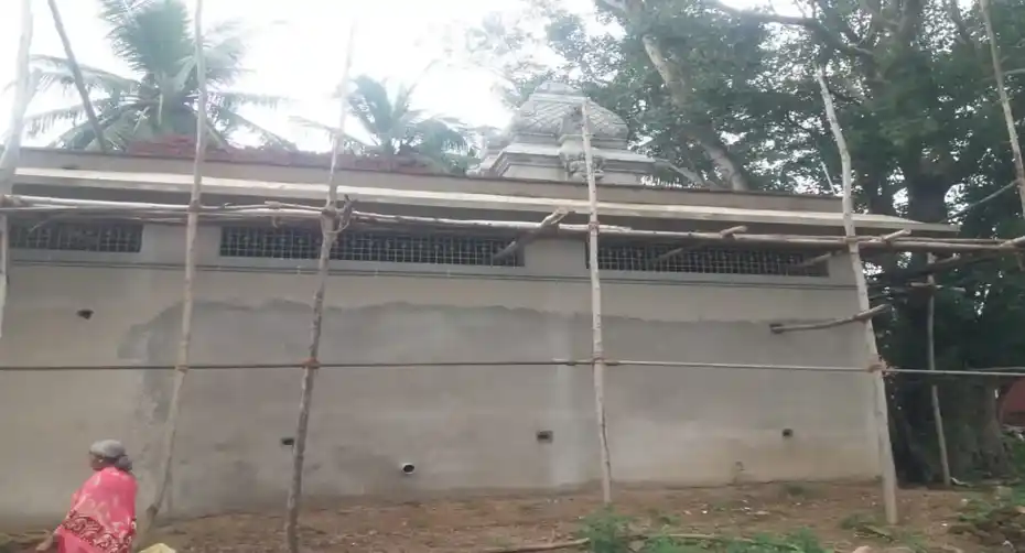 Arulmigu Vinayagar Pidari Ponniyamman Temple, Valvankundram - 632101 அருள்மிகு விநாயகர் , பிடாரி,பொன்னியம்மன் திருக்கோயில், வாழ்வான்குன்றம் - 632101, Vellore - Ancient Temple Architecture and History Image 2