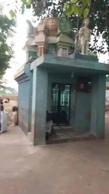 Arulmigu Vinayagar Temple, Alanthuraiyarkattalai - 621707 Arulmigu Vinayagar Temple, Alanthuraiyarkattalai - 621707, Ariyalur - Ancient Temple Architecture and History Image 4