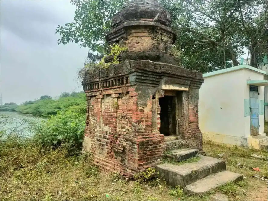 Arulmigu Vinayagar Temple, Kuruvallapparkoil, Ariyalur - 621804 Arulmigu Vinayagar Temple, Kuruvallapparkoil, Ariyalur - 621804, Ariyalur - Ancient Temple Architecture and History Image 2