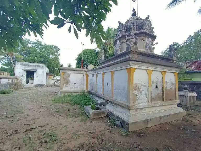 Arulmigu Vinayagar Temple, Perichaanur, Perichaanur - 605755 அருள்மிகு விநாயகர், திரௌபதியம்மன் திருக்கோயில், Perichaanur, Perichaanur - 605755, Viluppuram - Ancient Temple Architecture and History Image 4