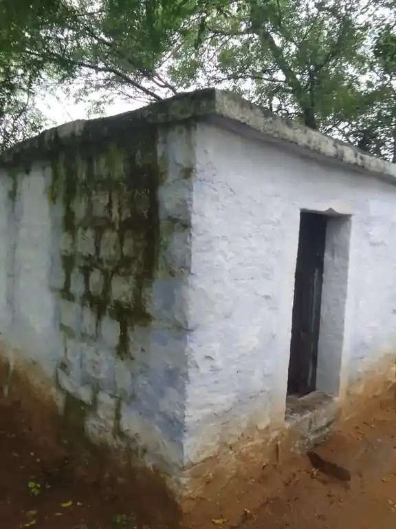 Arulmigu Vinayagar Temple, Perumal Temple, Muthalamman Temple, Kulathoor - 624005 அருள்மிகு விநாயகர் கோயில், Kulathoor - 624005, Dindigul - Ancient Temple Architecture and History Image 7