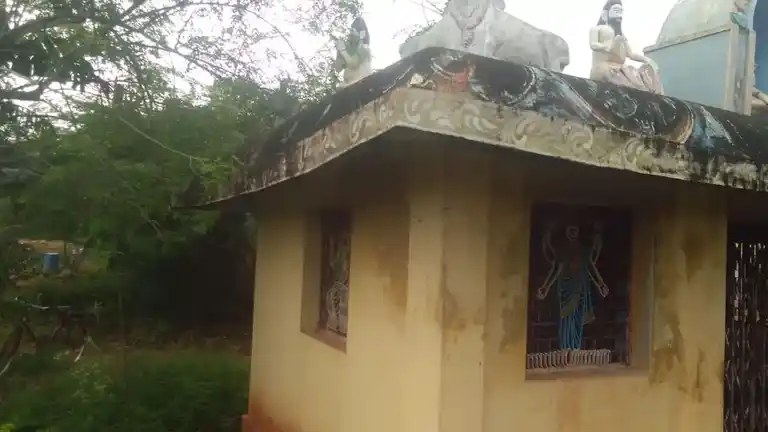 Arulmigu Vinayagar Temple, Veeramuthazhalvarpatti - 621305 Arulmigu Vinayagar Temple, Veeramuthazhalvarpatti - 621305, Thiruchirappalli - Ancient Temple Architecture and History Image 2