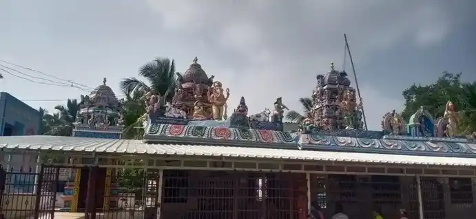 Arulmigu Vinayakar, Mariyamman, Vediyappan, Pidariyamman Temple, Chinnankuppam - 636903 அருள்மிகு விநாயகர், மாரியம்மன், வேடியப்பன்,பிடாரியம்மன் திருக்கோயில், Chinnankuppam - 636903, Dharmapuri - Ancient Temple Architecture and History Image 2
