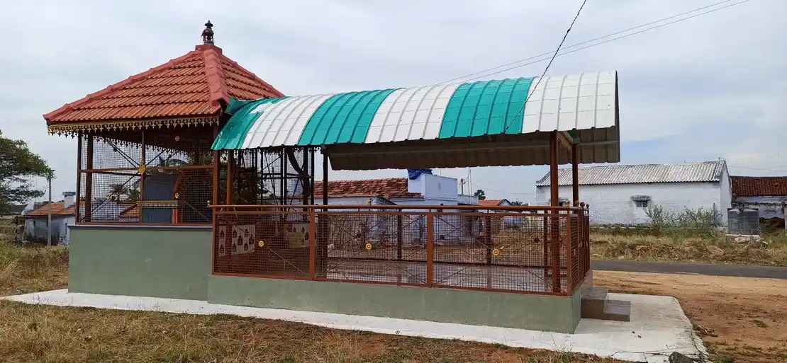 Arulmigu Vinayaker Muthalamman Temple, Uchanavalasu, Vellavavipudur - 638661 அருள்மிகு விநாயகர் முத்தாலம்மன் திருக்கோயில், Uchanavalasu, Vellavavipudur - 638661, Tiruppur - Ancient Temple Architecture and History Image 2