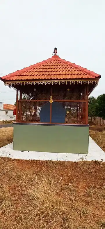 Arulmigu Vinayaker Muthalamman Temple, Uchanavalasu, Vellavavipudur - 638661 அருள்மிகு விநாயகர் முத்தாலம்மன் திருக்கோயில், Uchanavalasu, Vellavavipudur - 638661, Tiruppur - Ancient Temple Architecture and History Image 3