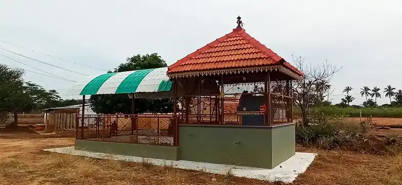 Arulmigu Vinayaker Muthalamman Temple, Uchanavalasu, Vellavavipudur - 638661 அருள்மிகு விநாயகர் முத்தாலம்மன் திருக்கோயில், Uchanavalasu, Vellavavipudur - 638661, Tiruppur - Ancient Temple Architecture and History Image 4