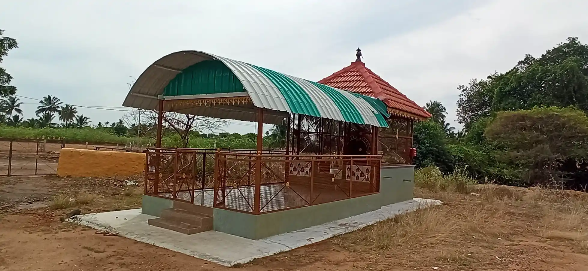 Arulmigu Vinayaker Muthalamman Temple, Uchanavalasu, Vellavavipudur - 638661 அருள்மிகு விநாயகர் முத்தாலம்மன் திருக்கோயில், Uchanavalasu, Vellavavipudur - 638661, Tiruppur - Ancient Temple Architecture and History Image 5