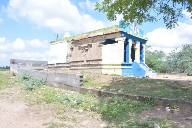 Arulmigu Vinnagara Perumal Temple, Sengundrapuram, Sengundrapuram - 626103