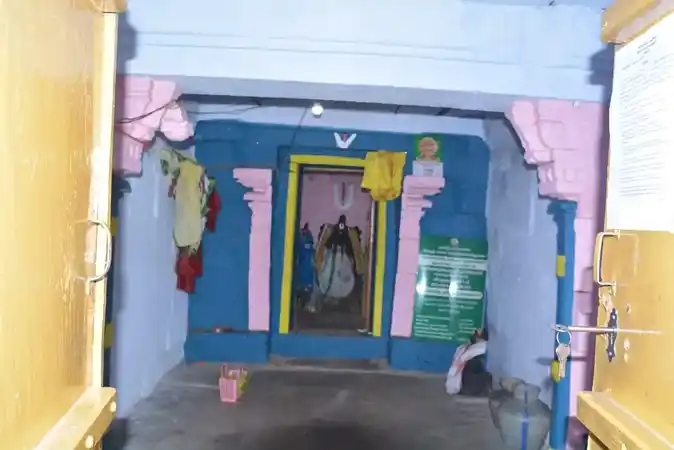 Arulmigu Vinnagara Perumal Temple, Sengundrapuram, Sengundrapuram - 626103 அருள்மிகு விண்ணகரப்பெருமாள் திருக்கோயில், செங்குன்றாபுரம், செங்குன்றாபுரம் - 626103, Virudhunagar - Ancient Temple Architecture and History Image 3