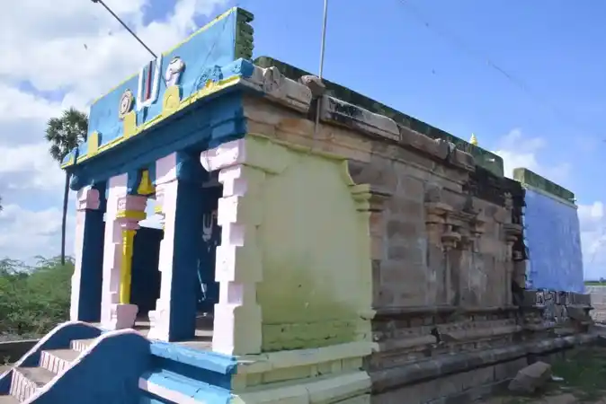 Arulmigu Vinnagara Perumal Temple, Sengundrapuram, Sengundrapuram - 626103 அருள்மிகு விண்ணகரப்பெருமாள் திருக்கோயில், செங்குன்றாபுரம், செங்குன்றாபுரம் - 626103, Virudhunagar - Ancient Temple Architecture and History Image 5