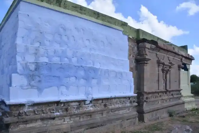 Arulmigu Vinnagara Perumal Temple, Sengundrapuram, Sengundrapuram - 626103 அருள்மிகு விண்ணகரப்பெருமாள் திருக்கோயில், செங்குன்றாபுரம், செங்குன்றாபுரம் - 626103, Virudhunagar - Ancient Temple Architecture and History Image 6