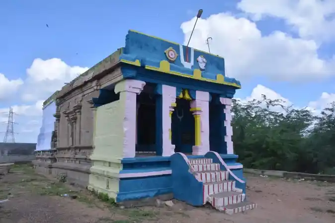Arulmigu Vinnagara Perumal Temple, Sengundrapuram, Sengundrapuram - 626103 அருள்மிகு விண்ணகரப்பெருமாள் திருக்கோயில், செங்குன்றாபுரம், செங்குன்றாபுரம் - 626103, Virudhunagar - Ancient Temple Architecture and History Image 7