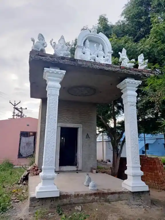 Arulmigu Virupatcheeswarar & Ponniyamman Temple, Karikiri - 632106 Temple