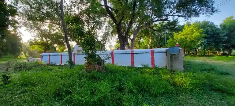 Arulmigu Virupatchieeswarar, Kannikulathamman, Padavettamman Vagaiyara Temple, Soorai - 632505 அருள்மிகு விருப்பாட்சீஸ்வரர் கண்ணிகுலத்தம்மன் படவேட்டம்மன் வகையறா திருக்கோயில், சூரை - 632505, Ranipet - Ancient Temple Architecture and History Image 2