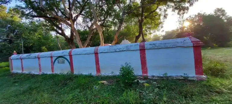 Arulmigu Virupatchieeswarar, Kannikulathamman, Padavettamman Vagaiyara Temple, Soorai - 632505 அருள்மிகு விருப்பாட்சீஸ்வரர் கண்ணிகுலத்தம்மன் படவேட்டம்மன் வகையறா திருக்கோயில், சூரை - 632505, Ranipet - Ancient Temple Architecture and History Image 4