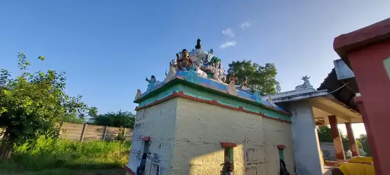 Arulmigu Virupatchieeswarar, Kannikulathamman, Padavettamman Vagaiyara Temple, Soorai - 632505 அருள்மிகு விருப்பாட்சீஸ்வரர் கண்ணிகுலத்தம்மன் படவேட்டம்மன் வகையறா திருக்கோயில், சூரை - 632505, Ranipet - Ancient Temple Architecture and History Image 8